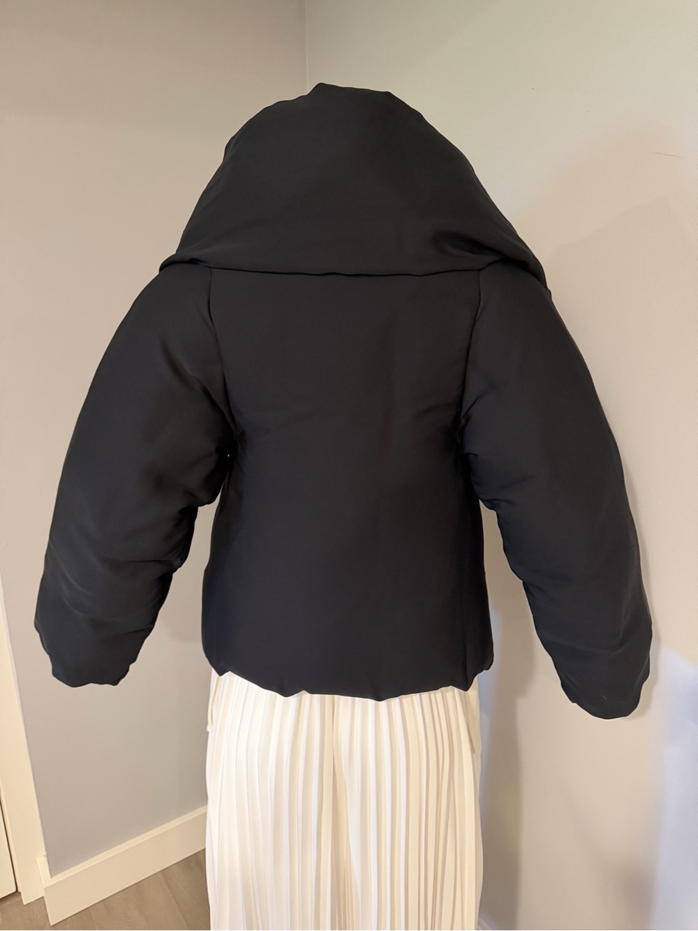 Salvatore Ferragamo Black Wrap Puffer Jacket - Picture 7 of 16